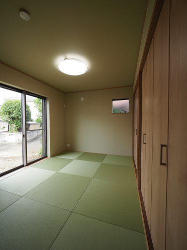 「1298フルハウス」の広々とした和室。このパックはライフスタイルや家族構成に合わせて、間取りが変更可能。厳選14タイプの間取りと好みの外観デザインが実現する、まさに新感覚注文住宅だ