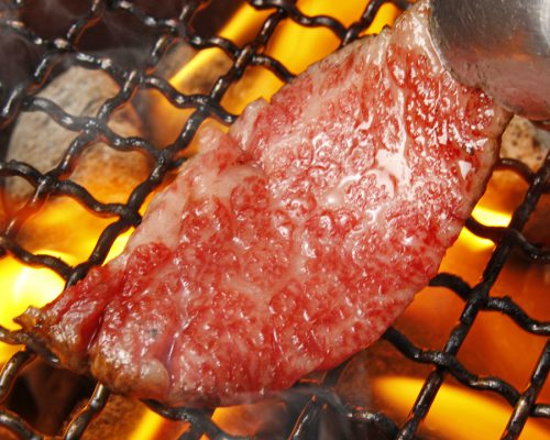 美味しい肉は間違いなく、人を幸せにする