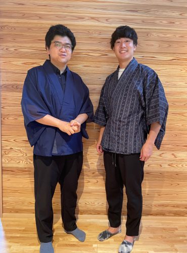 店主　石川文也さん、青葉翔（右）さん